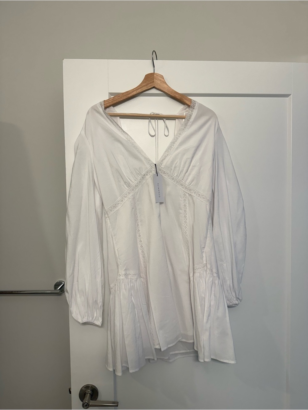 Dynamite White V-Neck Lace-Trim Tunic